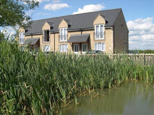 The Tally Ho Hotel - B&B Bicester Esterno foto