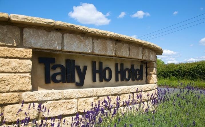 The Tally Ho Hotel - B&B Bicester Esterno foto