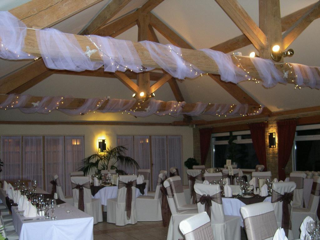 The Tally Ho Hotel - B&B Bicester Esterno foto
